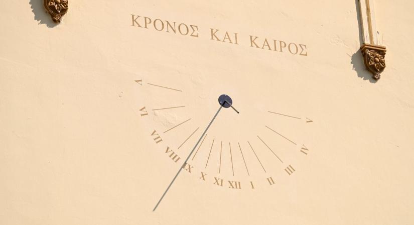 Zónaidő helyett napidő – különleges mutatót avattak fel a katolikus iskolánál