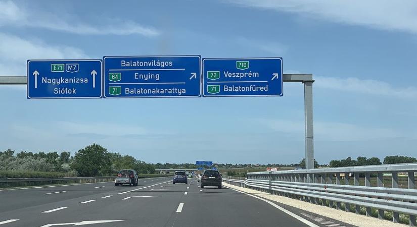 Átütemezik az M7-es felújítási munkálatait