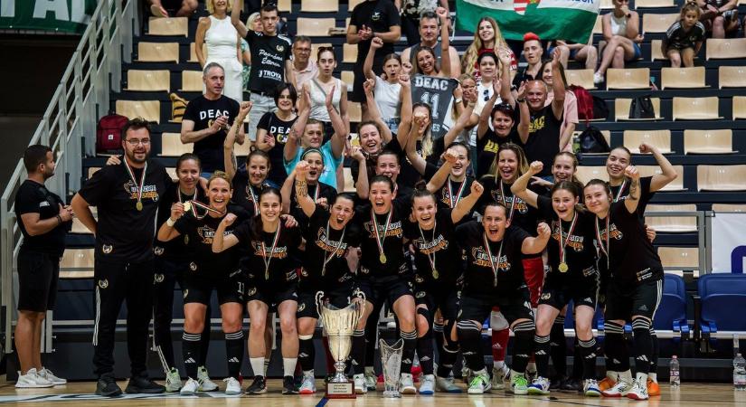 Gajzágó Flórával bajnok a Debreceni Egyetem női futsalcsapata