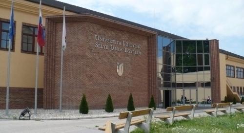 Új szakkal bővül a Selye János Egyetem tanulmányi kínálata
