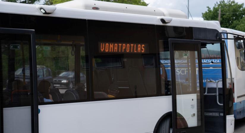 Ugrásra készen állnak a mentesítő buszok
