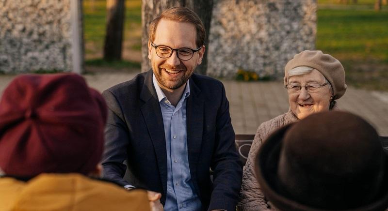 Magabiztosan nyert Dominic Fritz – ő az USR elnöke