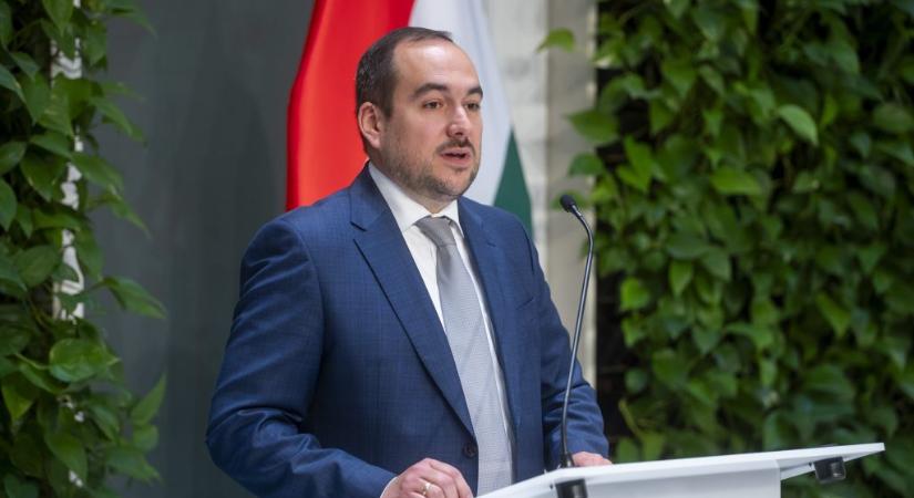 Két hét alatt 36 millió forintot fizetett vissza a MÁV a pórul járt utasoknak