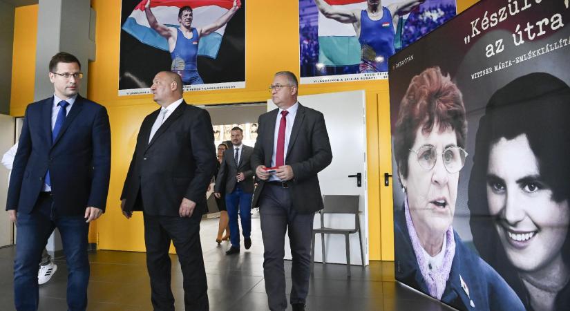 Diplomatának szánták, de a botrány miatt kirúgta a KKM a csepeli fideszest