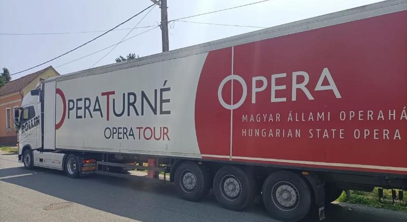 Vasban a Magyar Állami Operaház turnébusza - Vasvár után Szentgotthárdon is fellépnek!