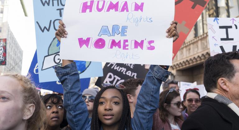 Mentsék meg a nők a lányokat a feminizmustól