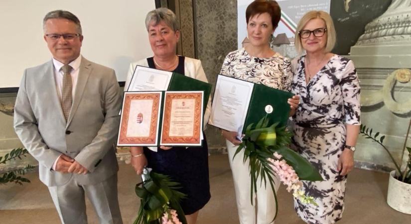 Hevesi pedagógusok munkáját ismerték el az egri Líceumban