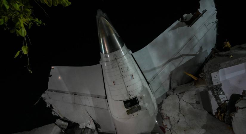 Lezuhant Air India-járat: találtak egy második túlélőt, meglepő módon úszta meg a katasztrófát