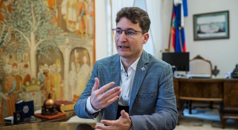 „Észnél kellene lennie” – Beleállt Mészáros Lőrincbe Székesfehérvár fideszes polgármestere