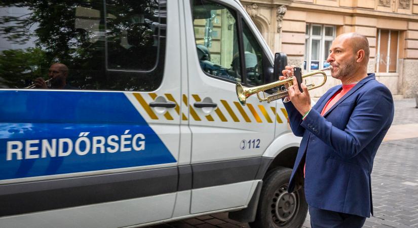 Drogtesztre vitte a rendőrség Szabó Bálintot – gyanús anyag volt a kocsiban