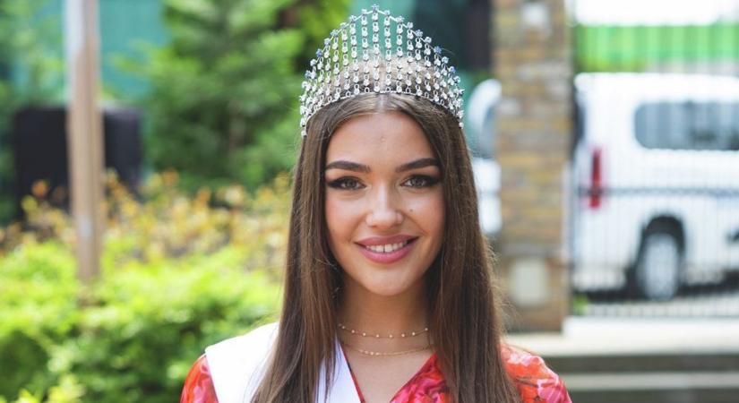 Az életét köszönheti a magyar szépség annak, hogy nem az ő fejére került a Miss Word koronája