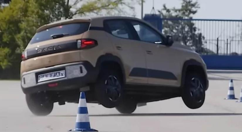 Félelmetes mutatványt adott elő a Dacia Spring a kikerülési tesztem