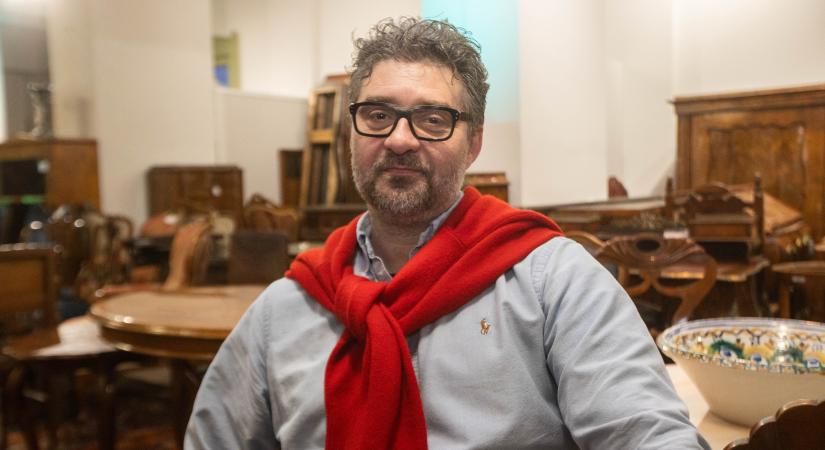 Megható: bajbajutott családnak segített a Kincsvadászok sztárja - videó