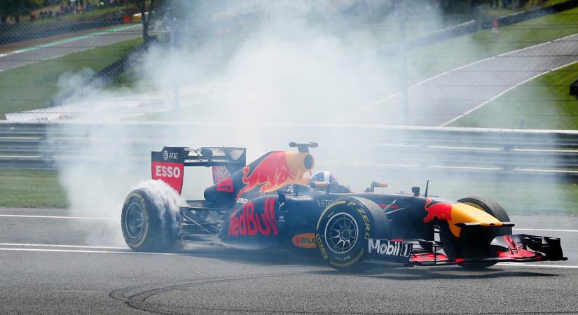 Legendás F1-pilótát hoz Budapestre a Red Bull