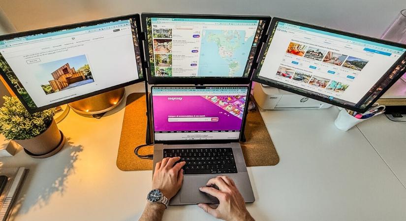 Az Aura Displays hordozható monitorhármasa jól felturbózhatja a produktivitást