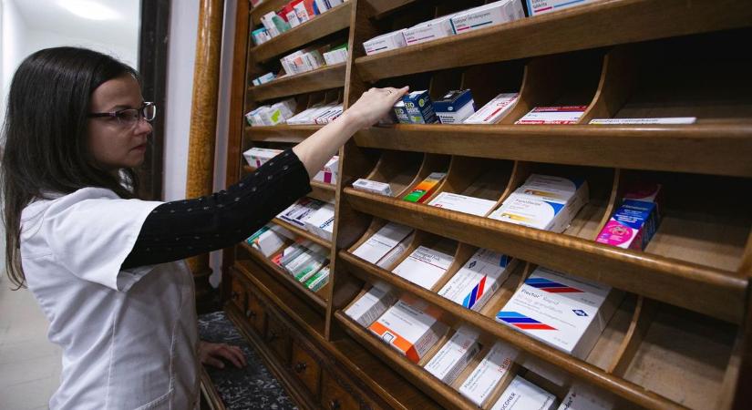 Végre, itt a bejelentés: a magyarországi patikák csökkenik az áraikat – ezek a gyógyszerek lesznek olcsóbbak