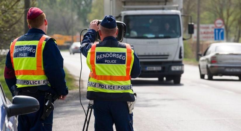 „Szellemrendszámokkal” verik át a sofőrök traffipaxot, megszólalt a szakember
