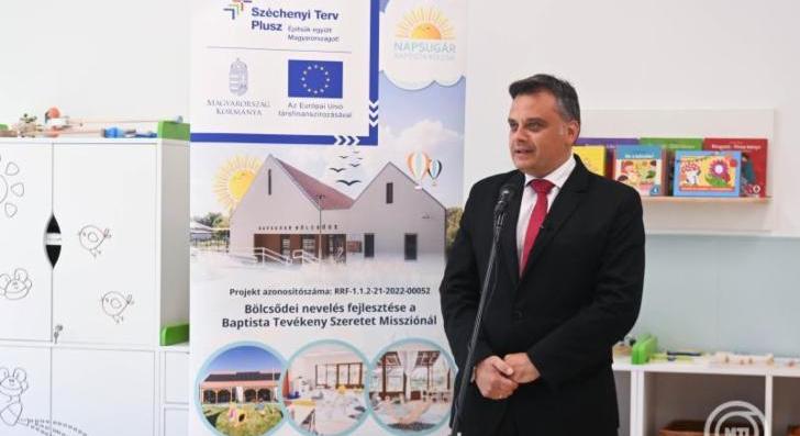Latorcai Csaba: a bölcsőde a nemzet jövőjének jelképe