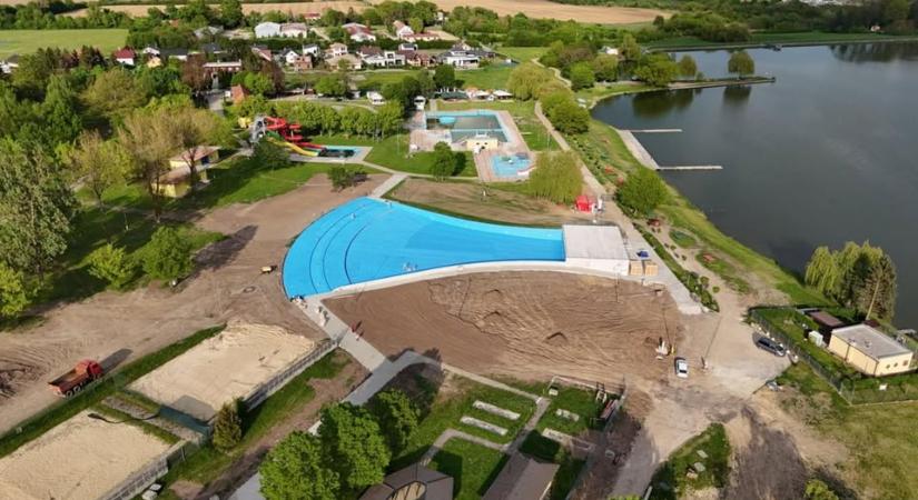 Kurincon Közép-Európa legnagyobb hullám-medencéjét nyitják meg