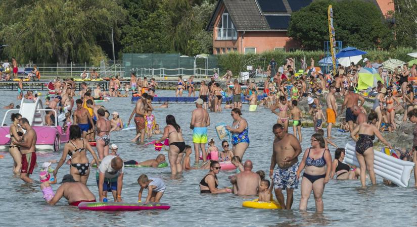 3-4 napra rövidültek a belföldi nyaralások, ajándék éjszakával marasztalnak a Balaton mellett