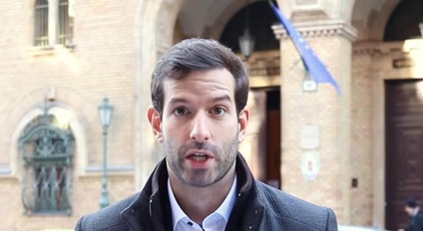 Fekete-Győr András lemondott – fegyelmi eljárást indított a Momentum