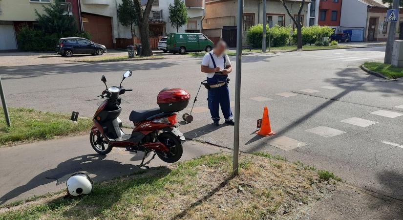 Elektromos kerékpár és személygépkocsi találkozott Nyíregyházán – a mentőkre is szükség volt a helyszínen