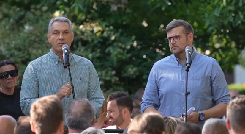 „Üdvözöljük az ország legnagyobb tolvaját!” - szirénaszóval és bekiabálással fogadták Lázár Jánost Szombathelyen