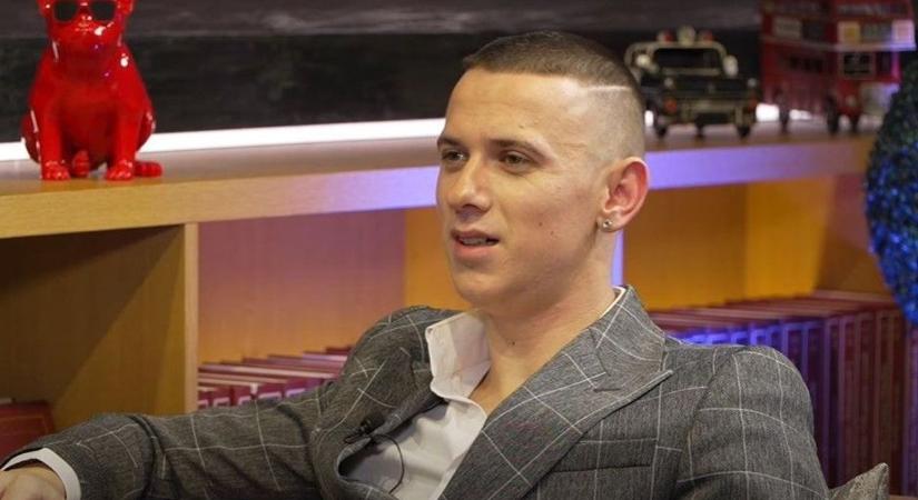 „Van olyan a szakmában, aki úgy pofán b*szta volna, hogy hazáig repül” – Sipos Peti kegyetlenül nekiment Fehér Krisztiánnak