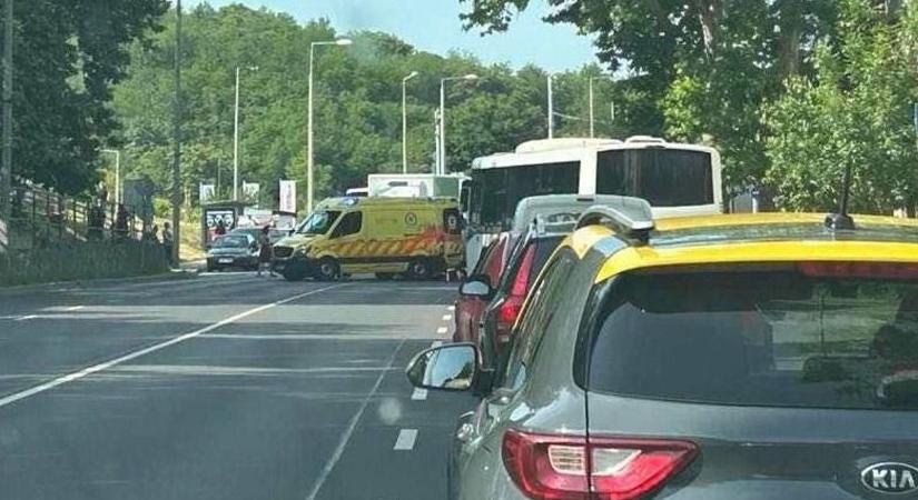 Elgázoltak egy gyalogost, megrázó videó készült a helyszínen
