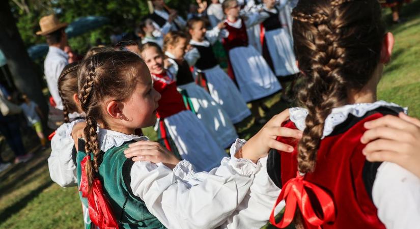 Jubilál a Tatai Sokadalom: idén is rengeteg programmal vár a mulatság fotók