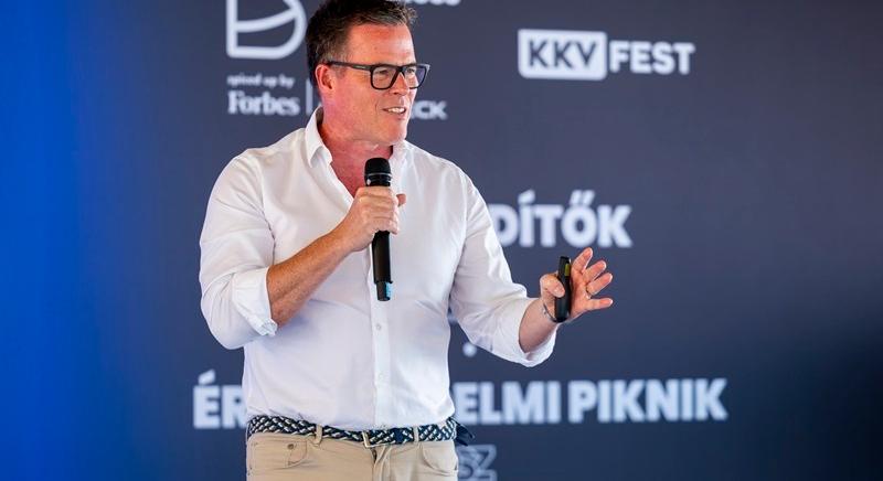 Batiz András: A karizma nem adottság, hanem spektrum, amin mindenki előre léphet
