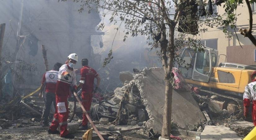 Iráni rakéták tucatjai indultak Izrael felé
