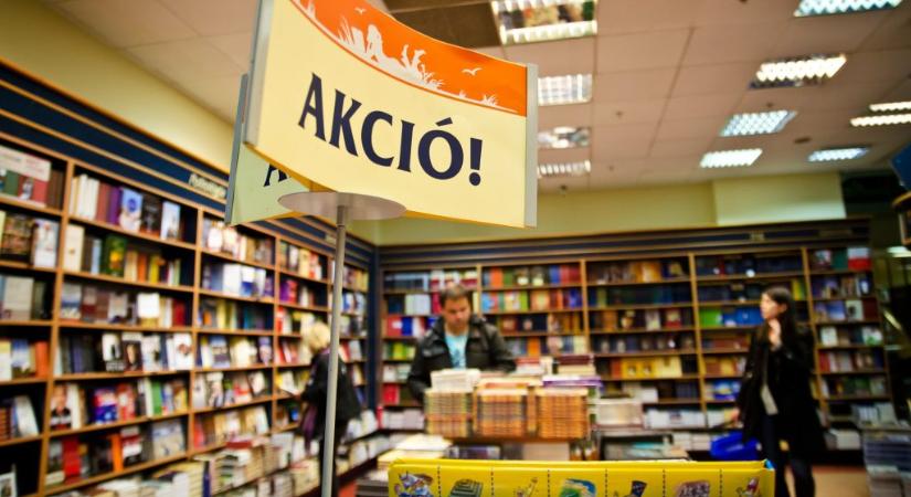 Az idei könyvhét árain is meglátszik, hogy tavaly óta sem derült ki, miként kellene betartani a könyvártörvényt