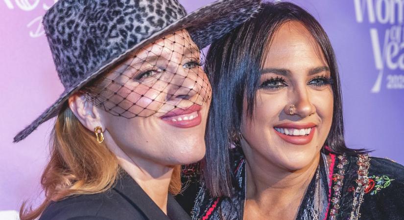 „Aki a szemetet csinálja, azt viszik be az ilyen zsűrikbe”, mondta Tóth Vera, majd kiderült, hogy a húga zsűritag lesz a Megasztárban