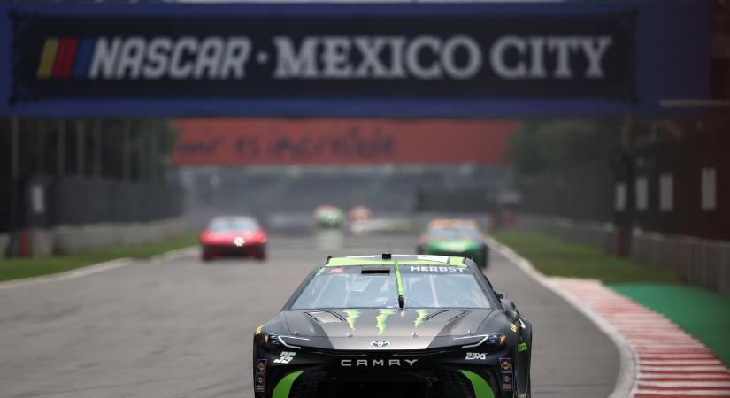 NASCAR: A Trackhouse csonka csapattal kezdte meg a mexikói hétvégét, Gragson pedig jó fej