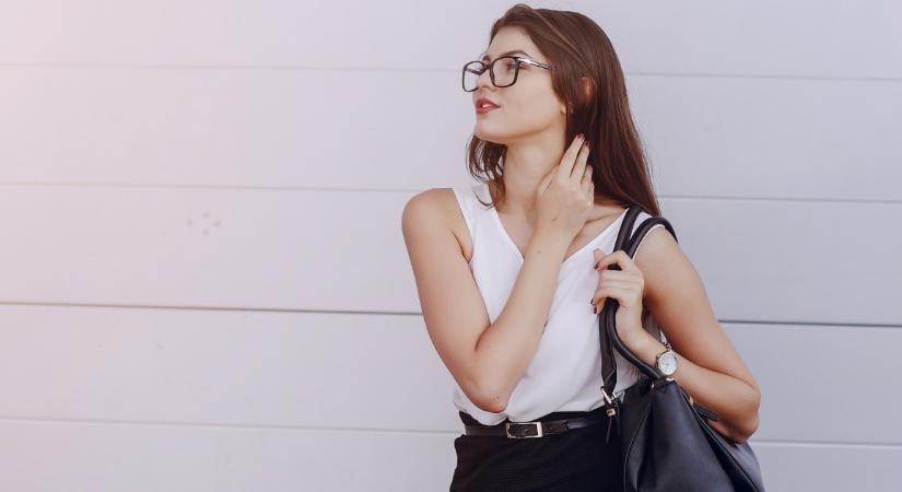 7 trendi irodai outfit a legmelegebb nyári napokra
