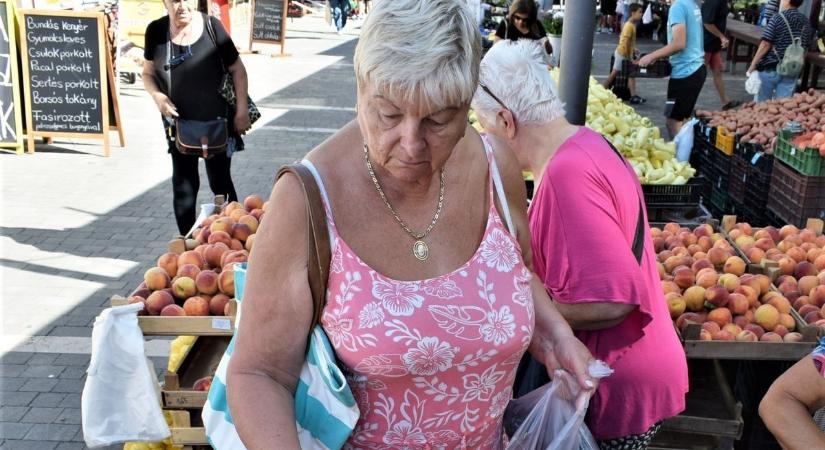Kételkednek a vásárlók a hazainak mondott, aranyáron mért sárgabarackban, megnéztük a felhozatalt