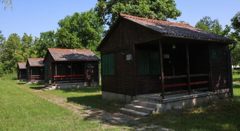 Lebontják a Fényes Kemping faházait
