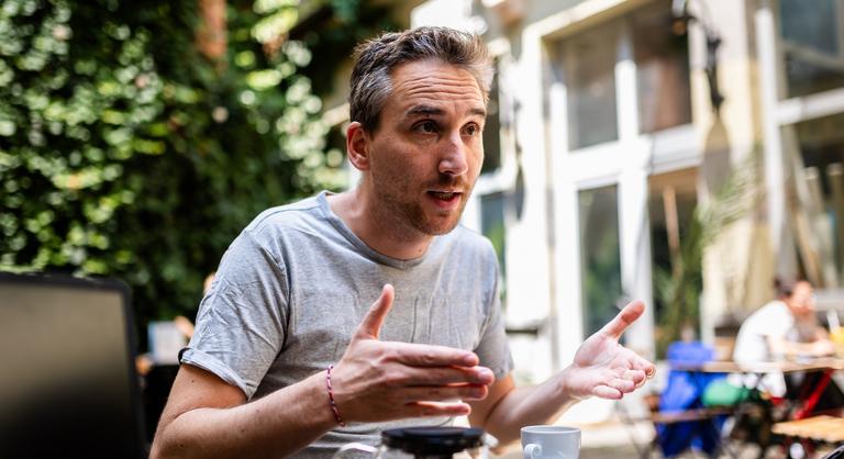 Barabás Richárd: Lázár János jöjjön ki a Pride-ra, megígérem, senki nem akarja majd lesz*pni