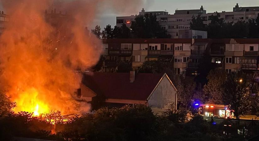 FRISSÍTVE! Tűz a belvárosban, hajnalban! Mi történt? (fotókkal)