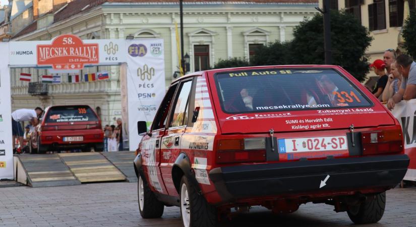 Így mutatkoztak be a Fejér Megyei párosok a Mecsek Rally rajtjánál – galéria