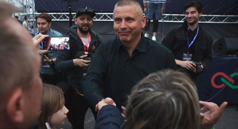 A Tisza Párt honvédelmi felelőse szerint érzékenyíteni kell a társadalmakat a háború támogatására