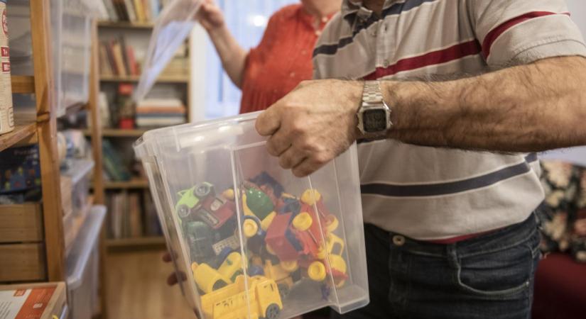 Nagy pert nyertek a Pest megyei gyermekvédelmi gyámok, 70 millió forint túlórapénzt ítélt meg nekik jogerősen a bíróság