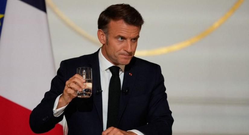 Ettől rettegett Orbán szövetségese: feltárta a Politico, miként betonozná be hatalmát Macron
