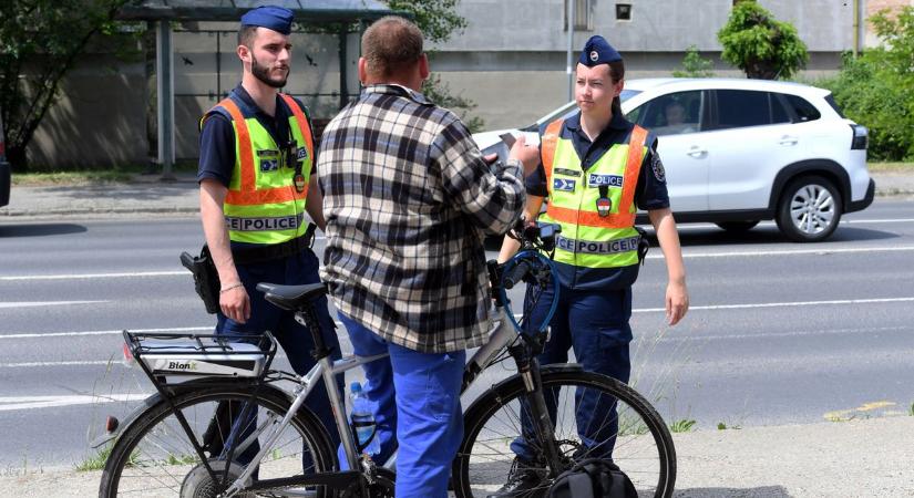 Sokat fizethet, aki kerékpározás közben mobilozik