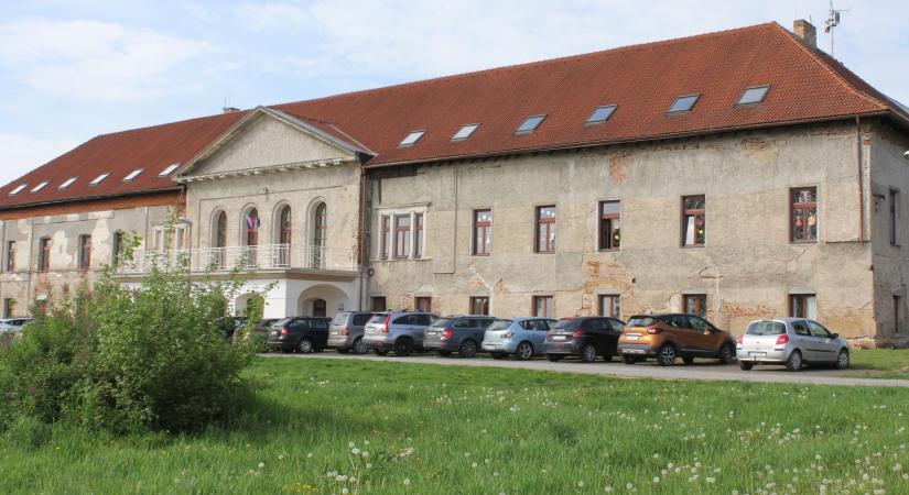 Császárnő lehettem volna: A deregnyői Lónyay – kastély története