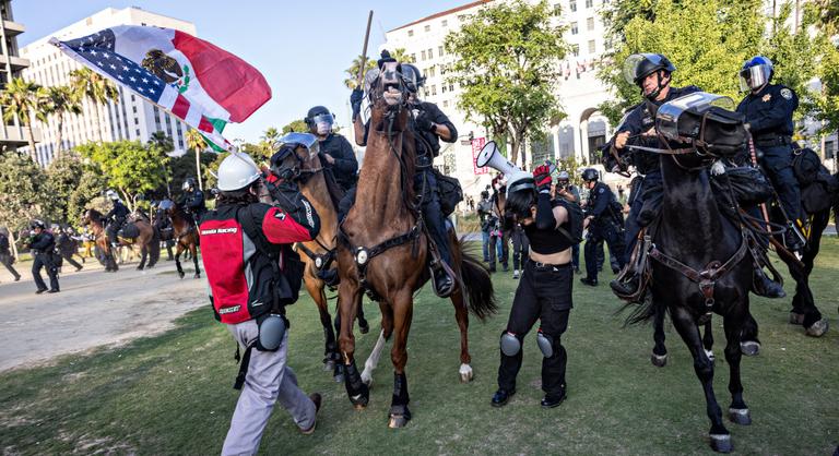 Így néztek ki belülről a Los Angeles-i kaotikus zavargások