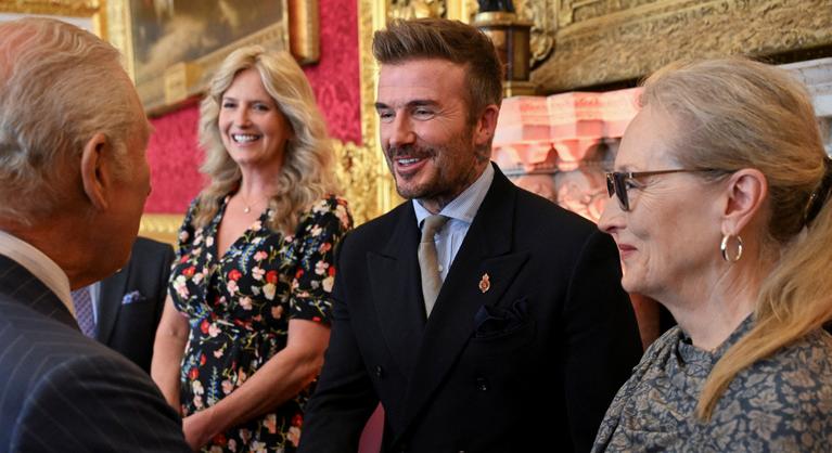Lovaggá ütötték David Beckamet és Gary Oldmant