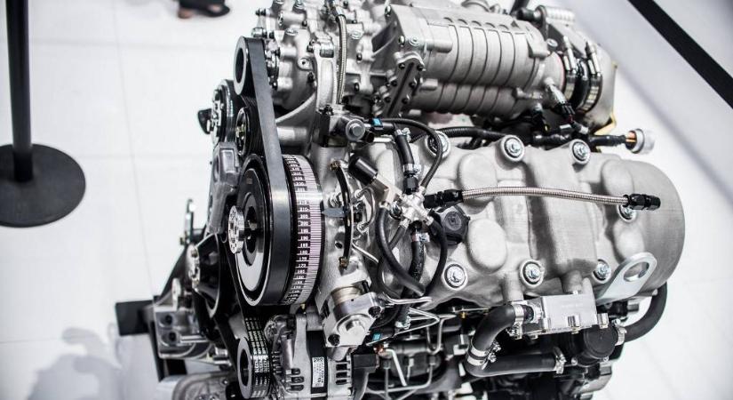 Trump döntött: nem lehet betiltani a belső égésű motoros autókat 2035-től
