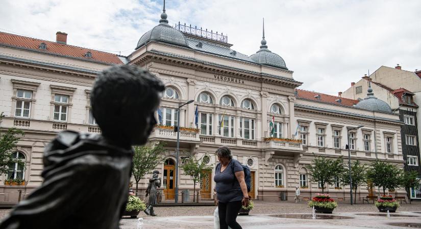 A szolnoki Fidesz eltörölné a rászoruló nyugdíjasoknak járó juttatást